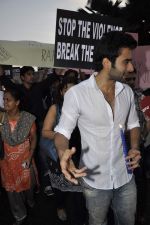 Jackky Bhagnani leads protest for Delhi rape incident in  Carter Road, Mumbai on 22nd Dec 2012(52).JPG